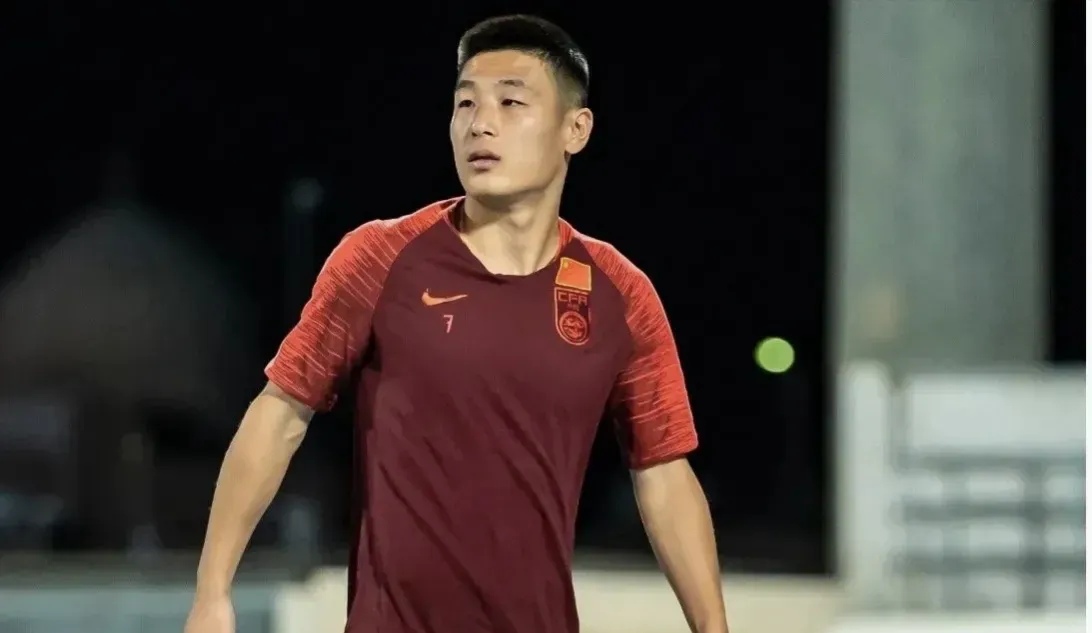 巴伦西亚球员受伤离场定伤愈时间的简单介绍