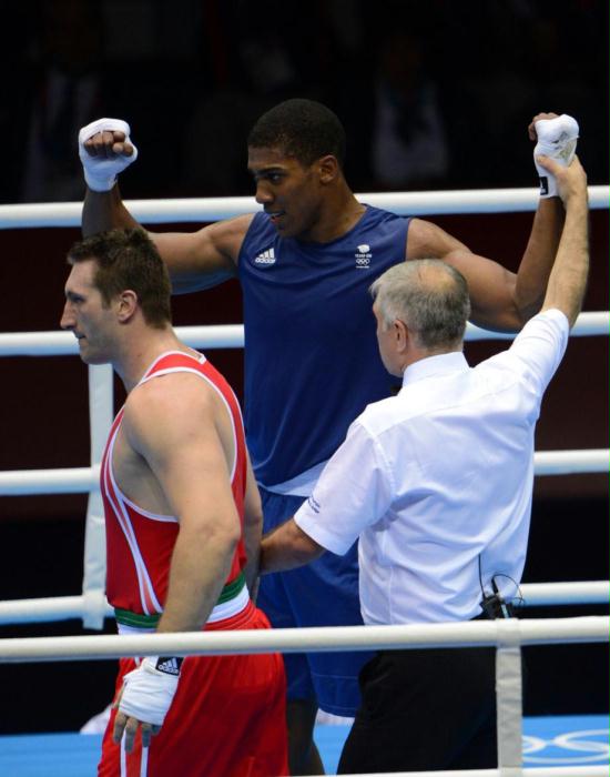 连胜终结！意大利队拳击赛事中意外夺冠