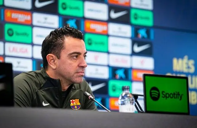 莱万多夫斯基遭遇五连败，FPX教练面临压力！